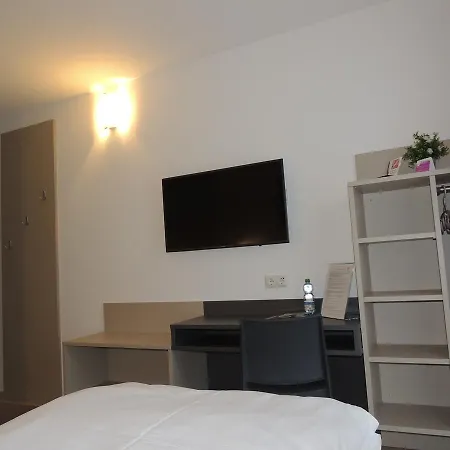 Nocleg ze śniadaniem Avia Bisamberg 4*